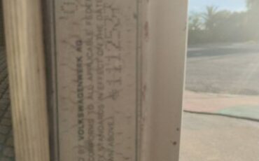 Vw-super-beetle-1971-yellow-3