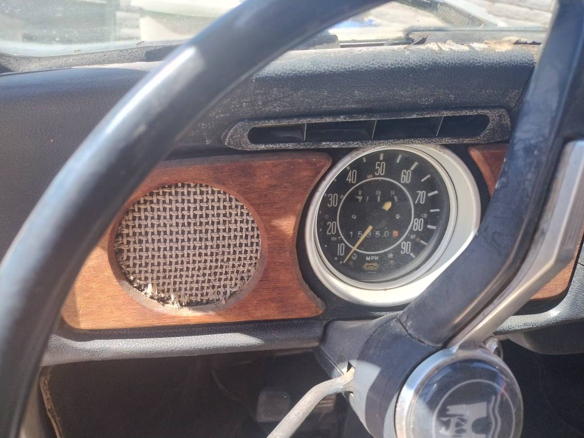 Vw-super-beetle-1971-yellow-7