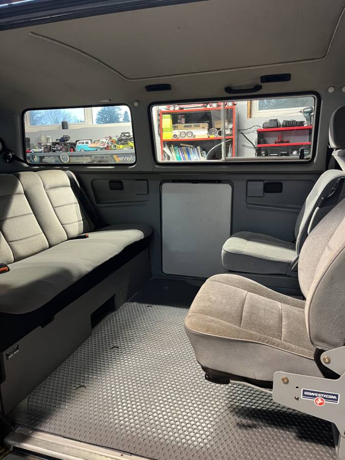 Vw-vanagon-1984-blue-16