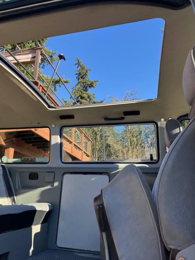 Vw-vanagon-1984-blue-8