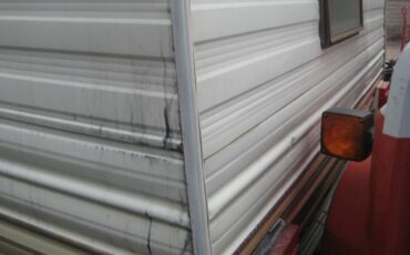 Wilderness-fleetwood-camp-trailer-1986-white-2