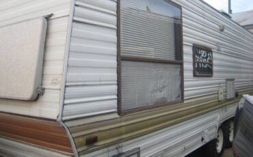 Wilderness-fleetwood-camp-trailer-1986-white