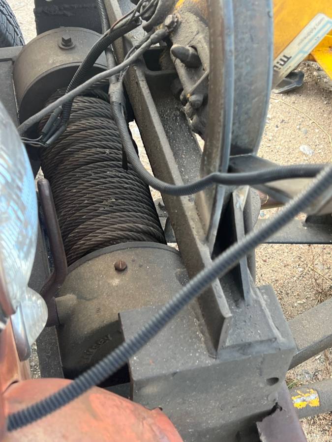 Willys-jeep-1957-red-4