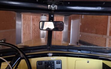 Willys-jeepster-1949-yellow-1