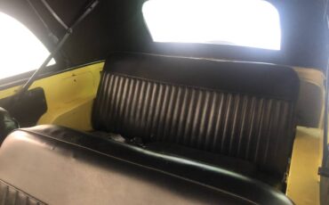 Willys-jeepster-1949-yellow-10