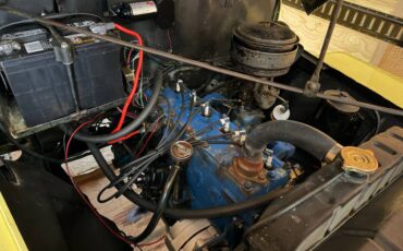 Willys-jeepster-1949-yellow-11