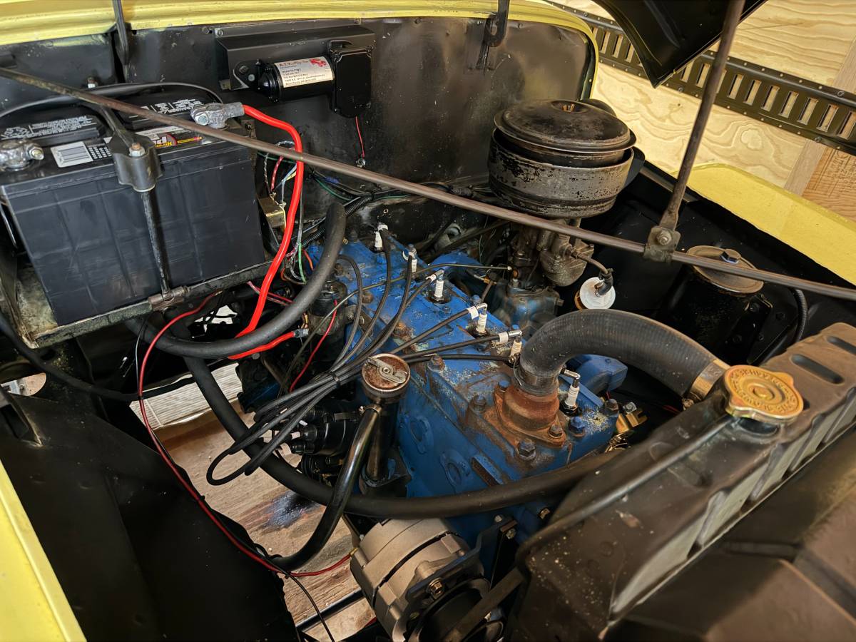 Willys-jeepster-1949-yellow-11