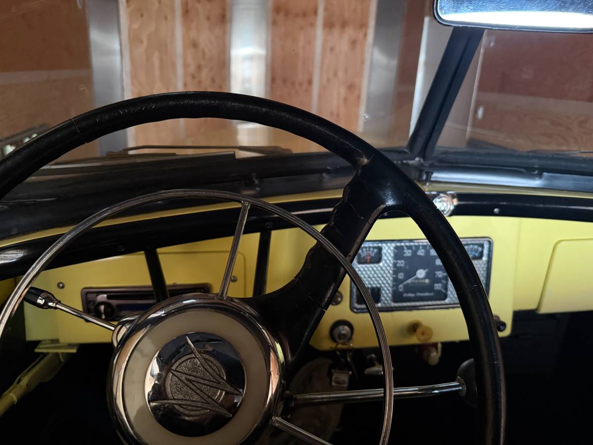 Willys-jeepster-1949-yellow-18