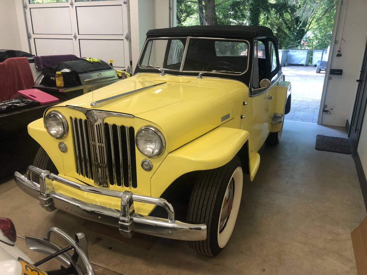 Willys-jeepster-1949-yellow-2