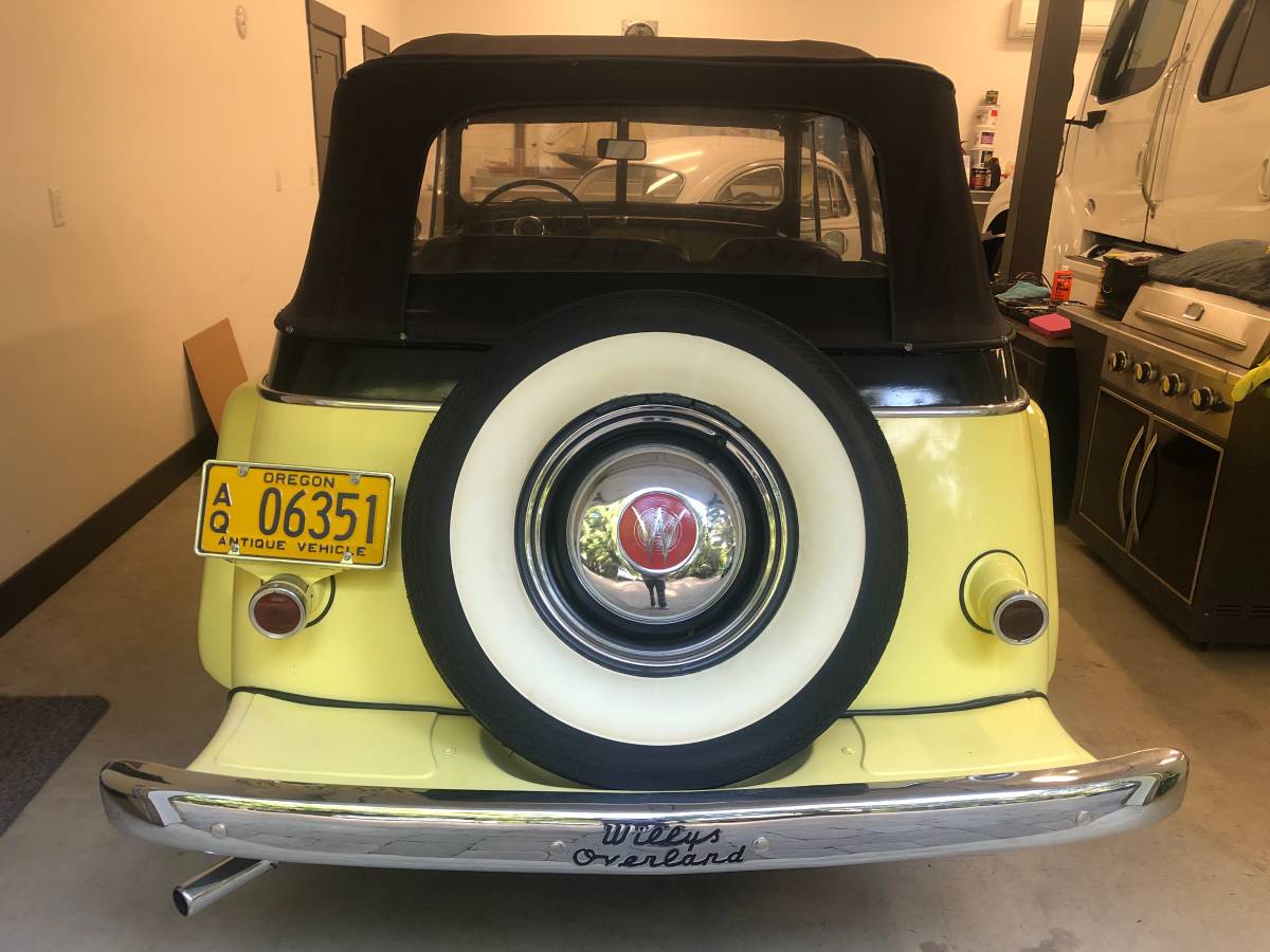 Willys-jeepster-1949-yellow-4