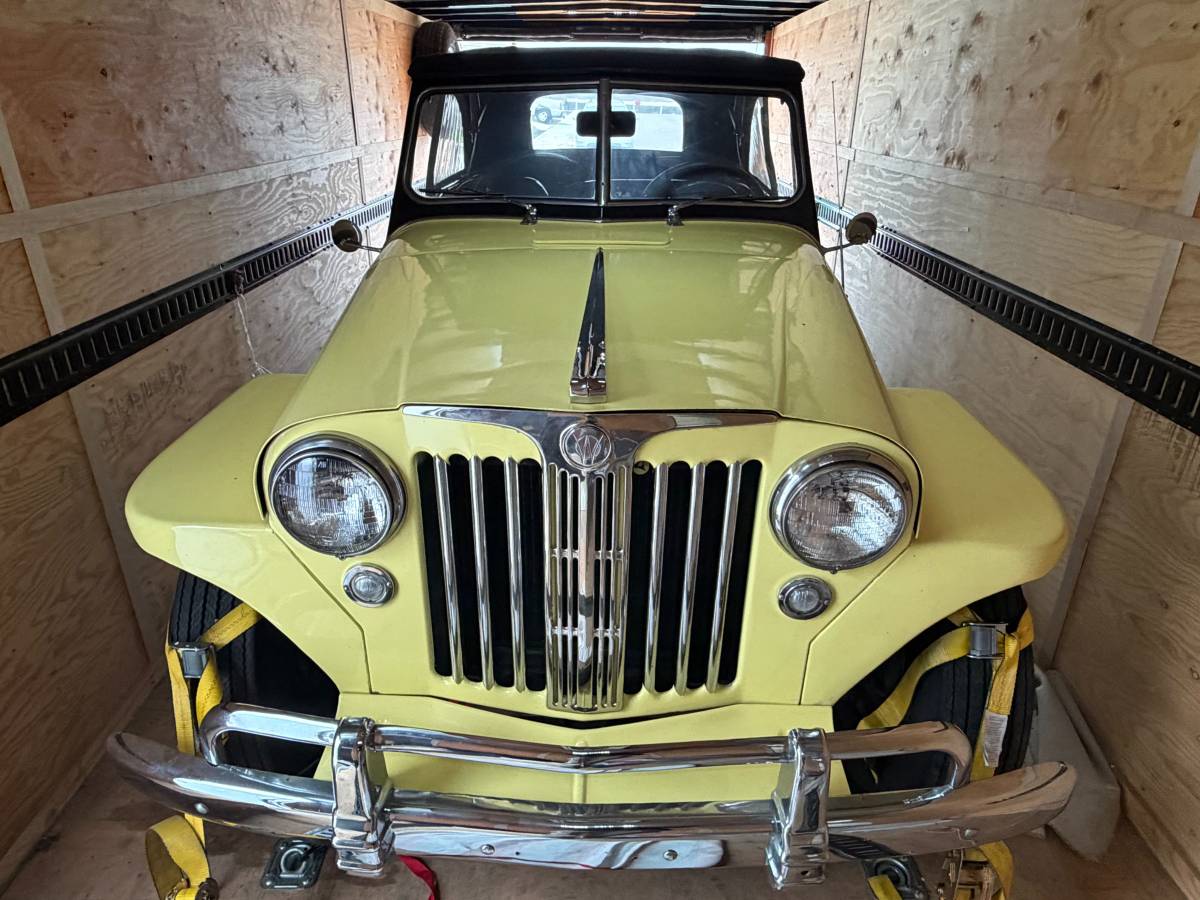 Willys-jeepster-1949-yellow-6