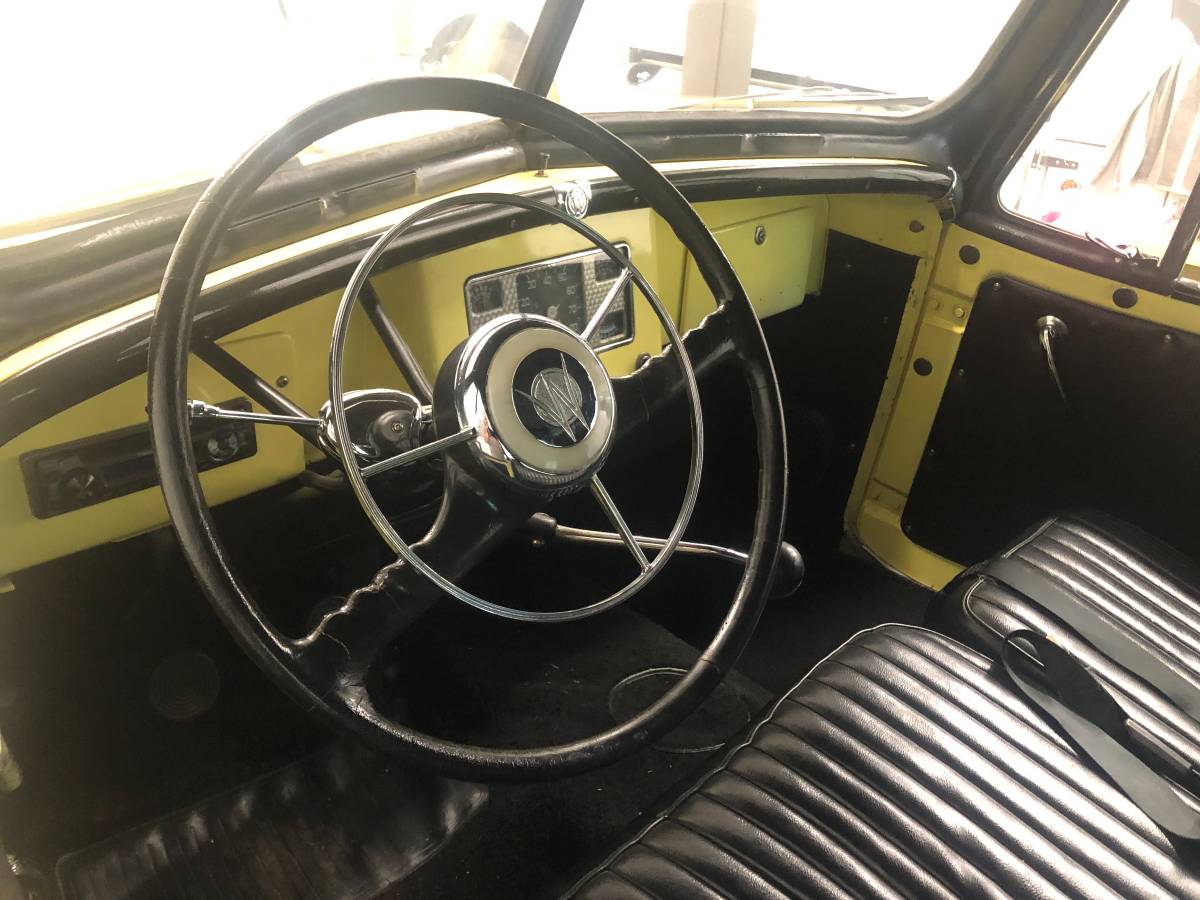 Willys-jeepster-1949-yellow-7