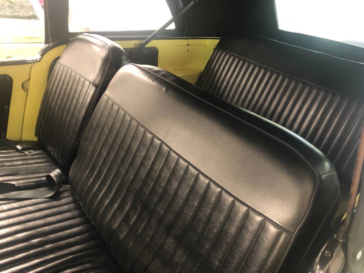 Willys-jeepster-1949-yellow-9