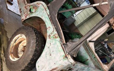 Willys-m38a1-1953-green-13