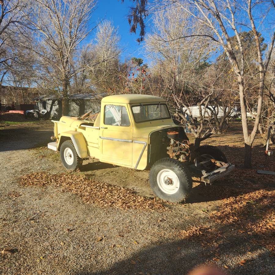 Willys-pickup-1960-yellow-4
