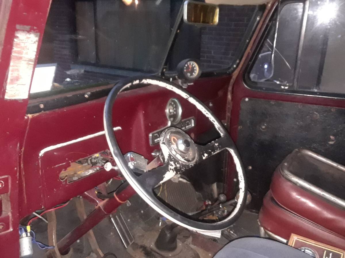 Willys-station-wagon-1953-10