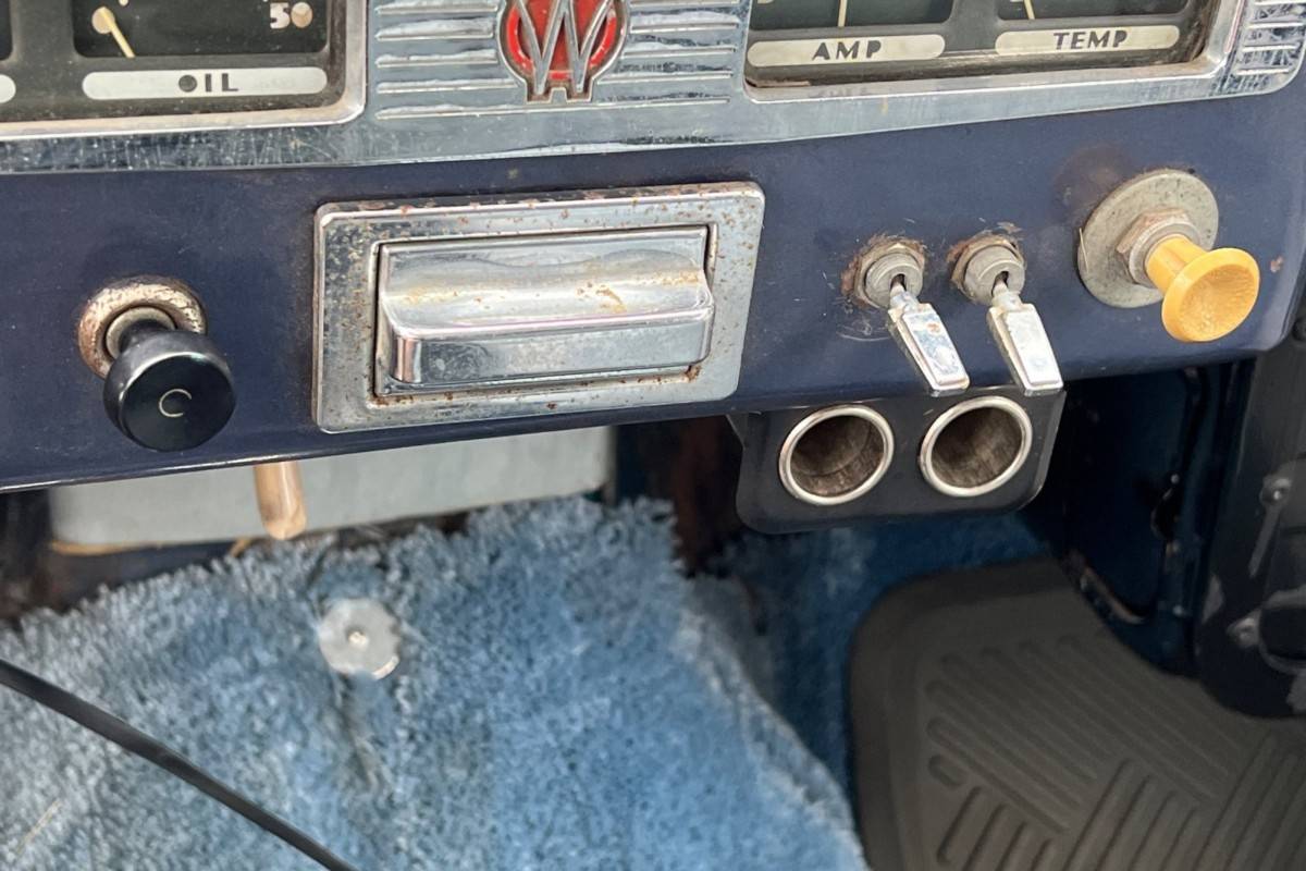 Willys-wagon-1956-blue-13