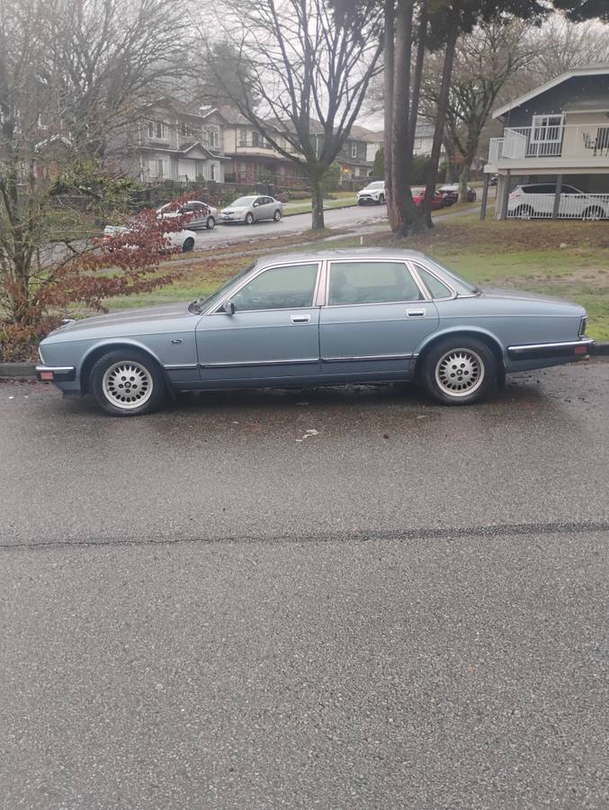 Xj6-jaguar-sovereign-special-ad-1990-grey