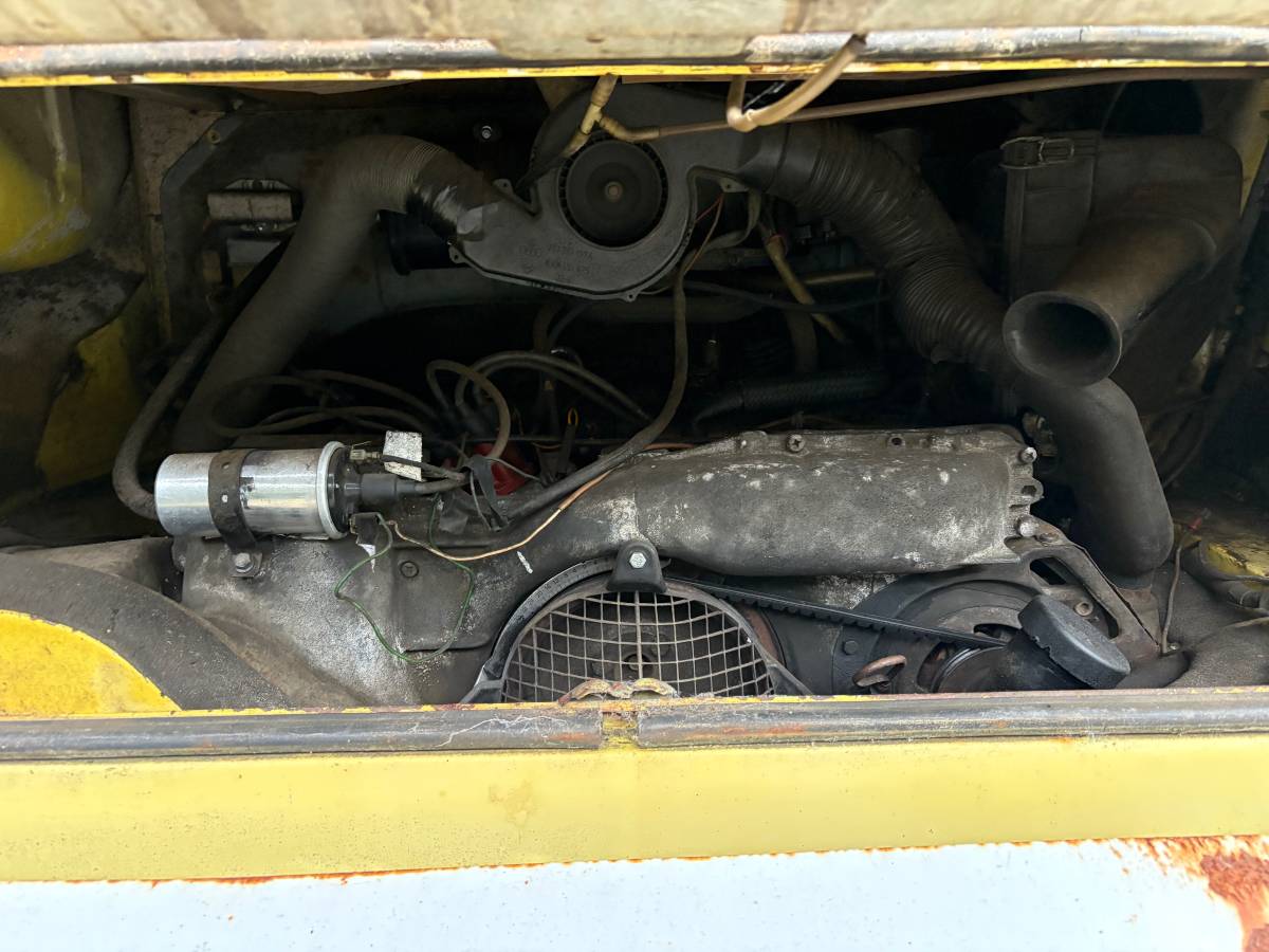 1077-vw-vamper-1977-yellow-4