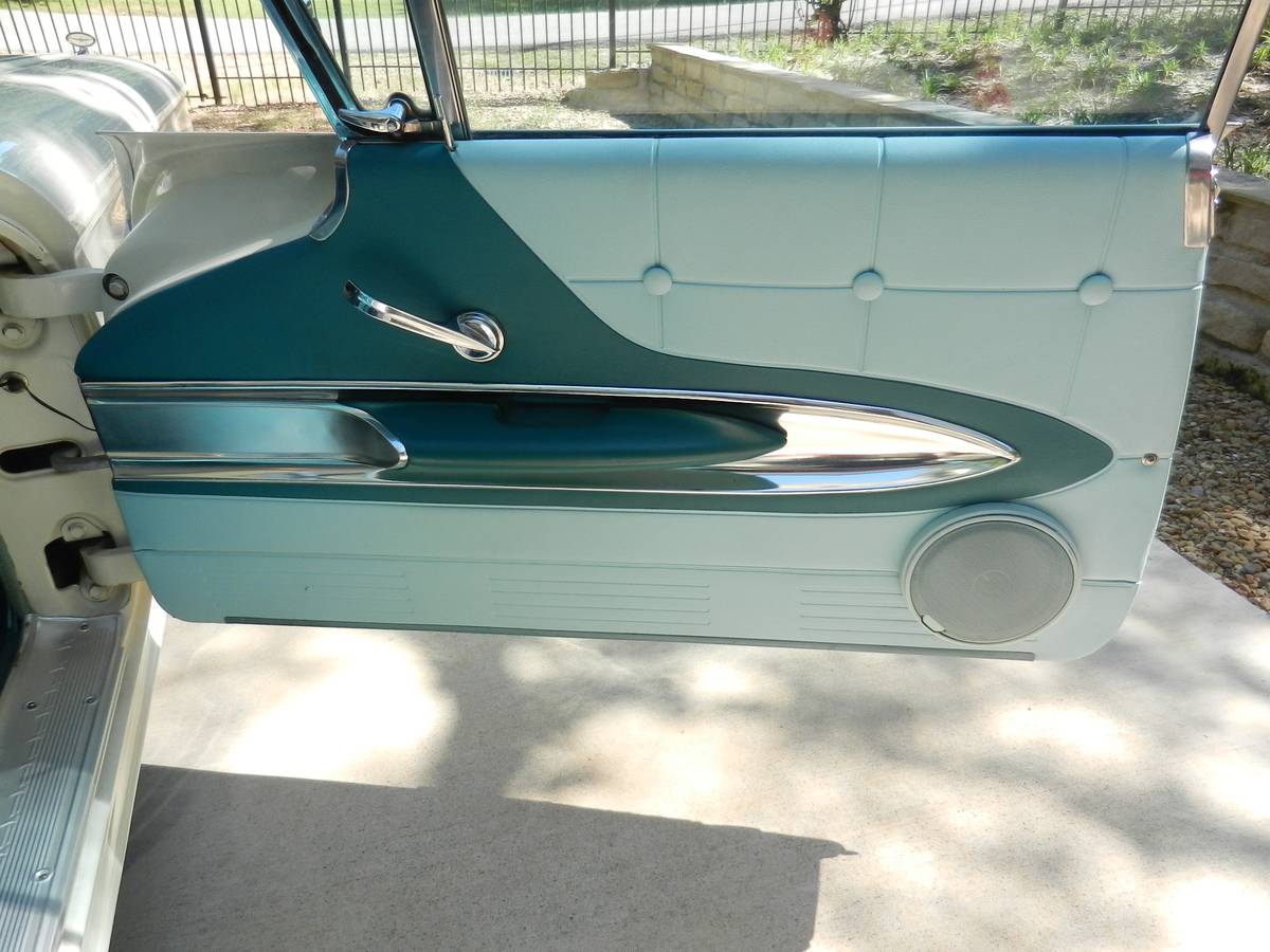 19660-ford-thunderbird-1960-white-21