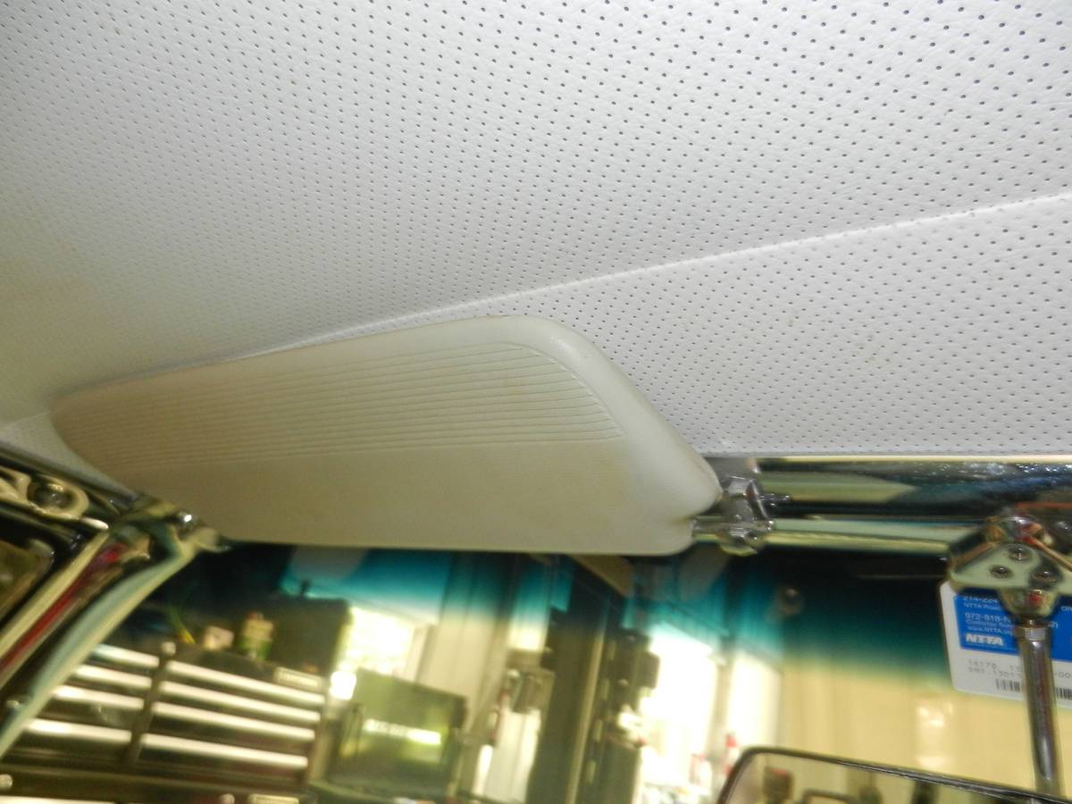 19660-ford-thunderbird-1960-white-8