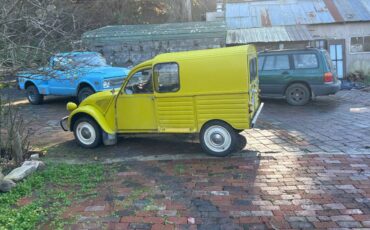 2-door-citroen-delivery-wagon-1974-yellow-1