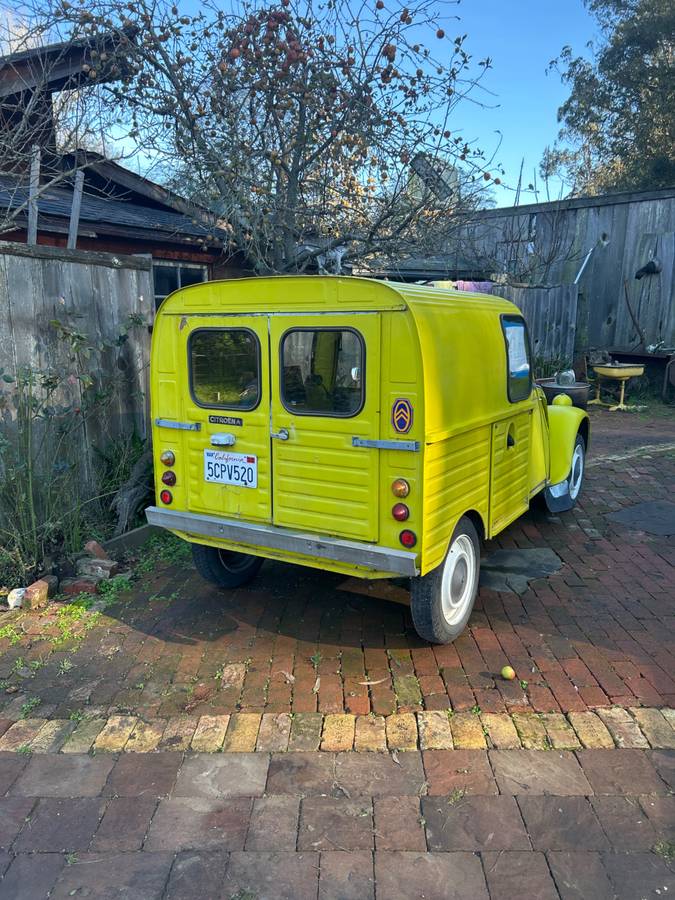 2-door-citroen-delivery-wagon-1974-yellow-3