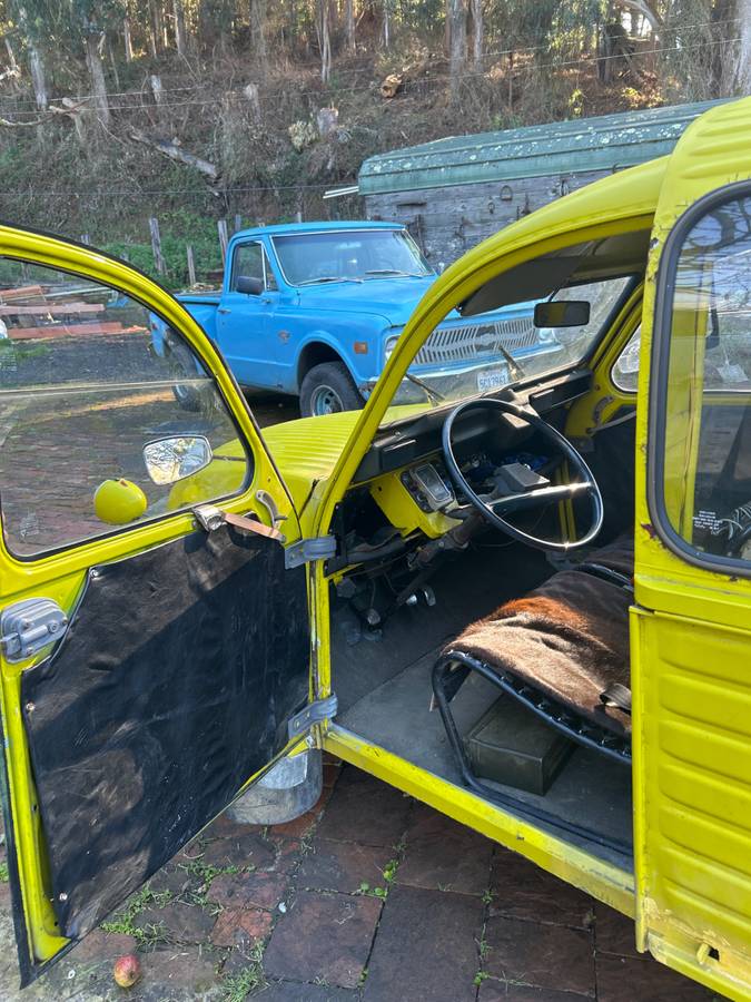2-door-citroen-delivery-wagon-1974-yellow-4