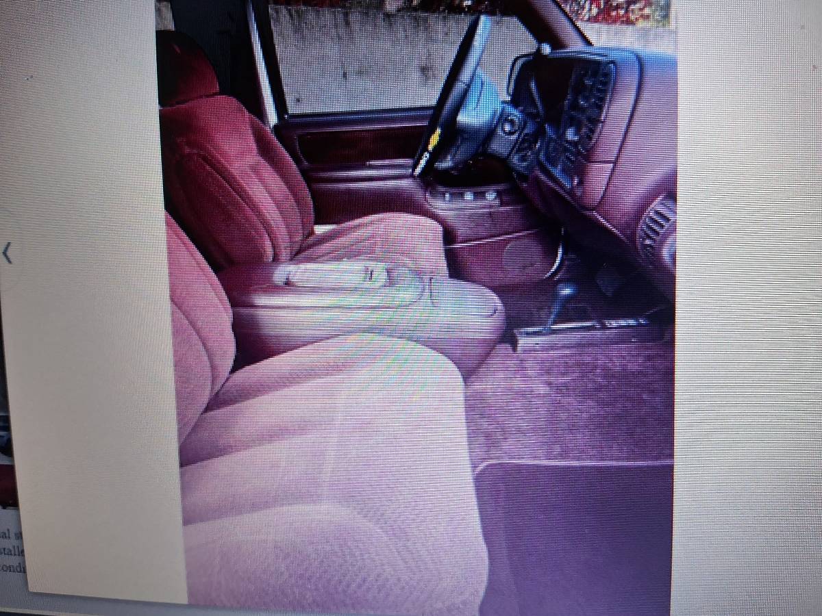 2-door-tahoe-1995-white-4