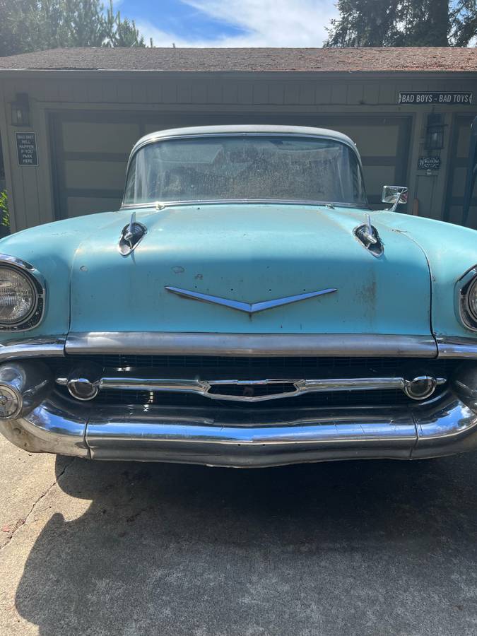 210-chevrolet-1957-blue-4
