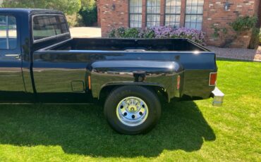 4dr-dually-1976-black-12