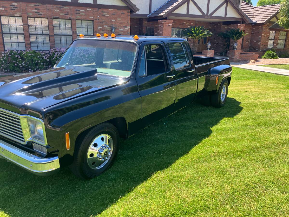 4dr-dually-1976-black-15