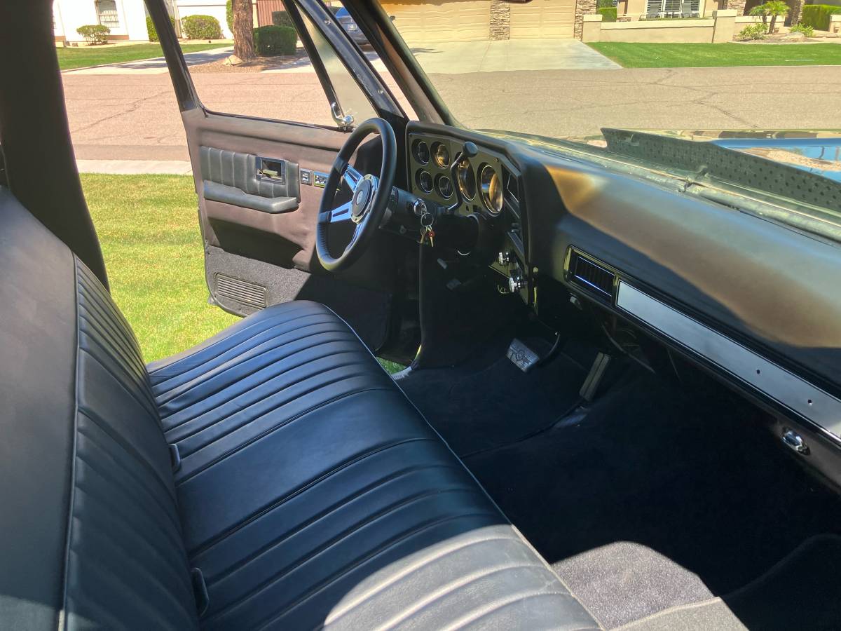 4dr-dually-1976-black-2