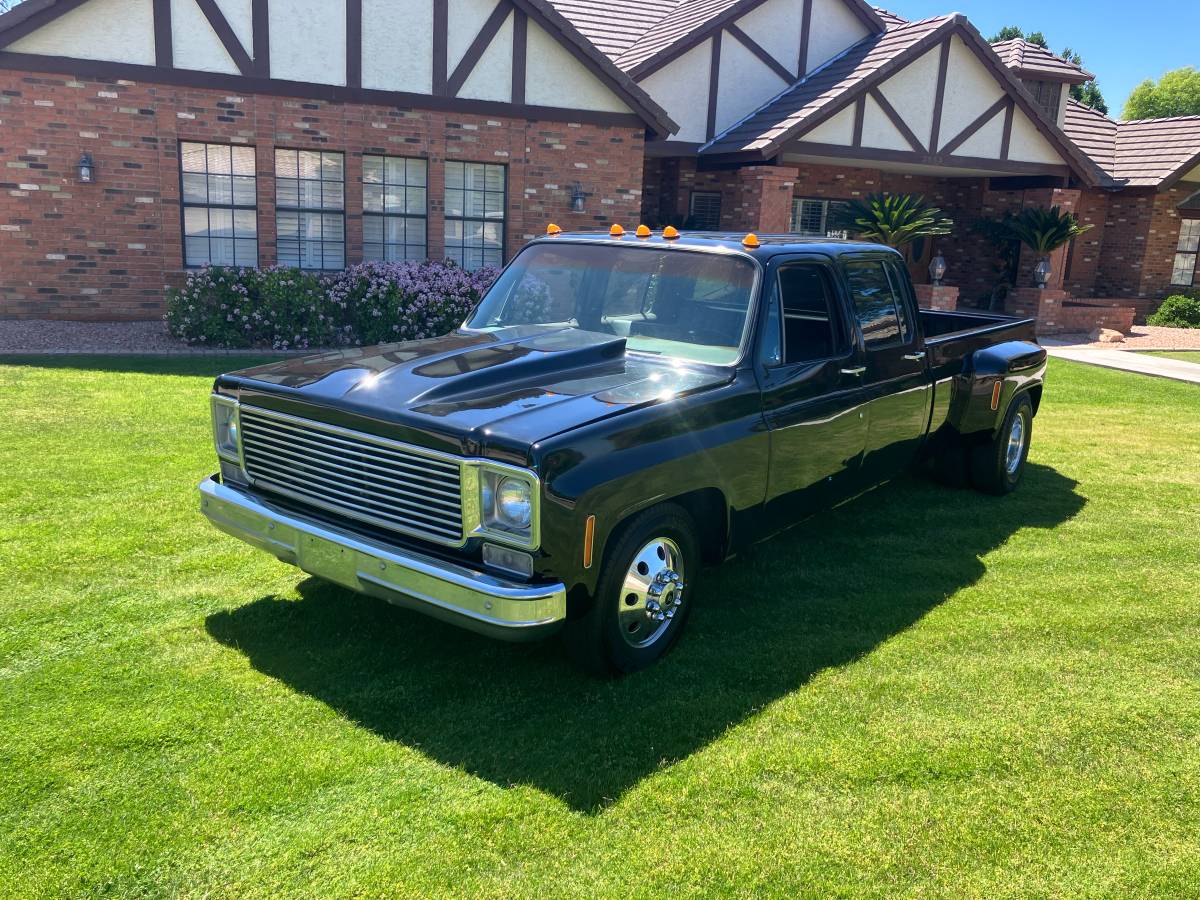 4dr-dually-1976-black-3