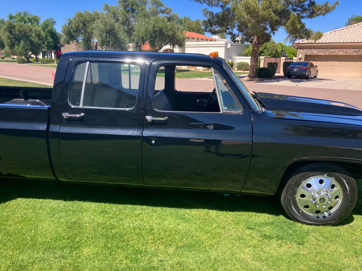 4dr-dually-1976-black-6