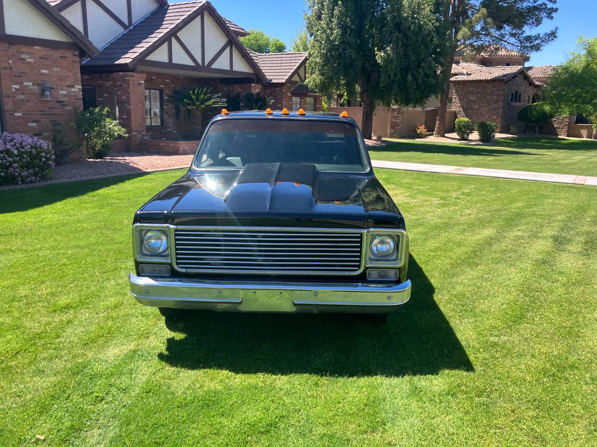 4dr-dually-1976-black-7