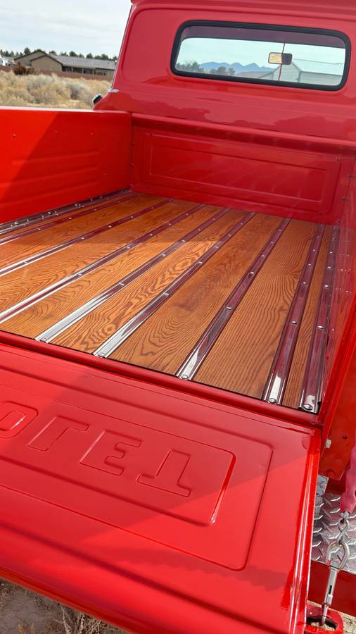 62-chevy-c10-.-classic-truck-1962-red-5