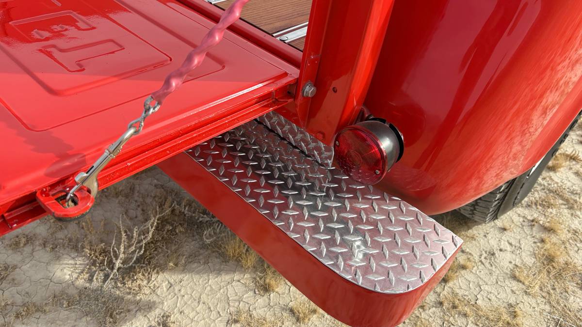 62-chevy-c10-.-classic-truck-1962-red-6