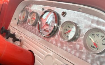 62-chevy-c10-.-classic-truck-1962-red-9