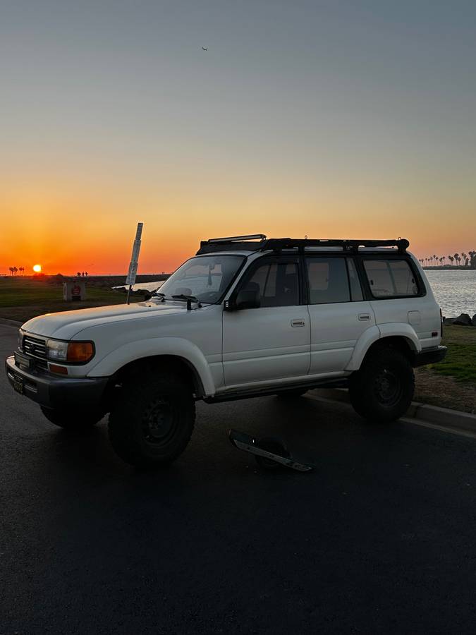 80-series-gasoline-1996-white-1