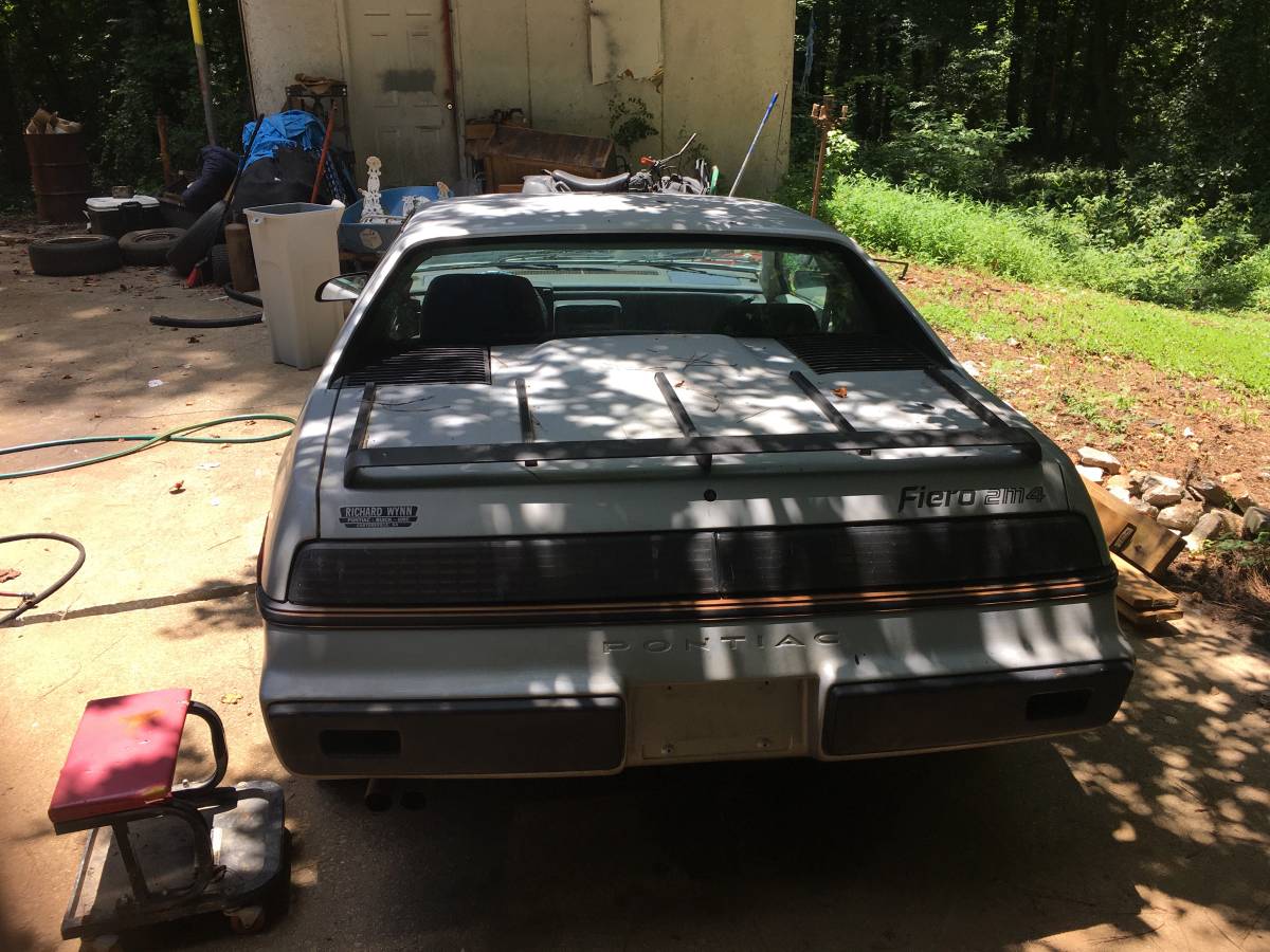 85-pontiac-fiero-1985-silver-10