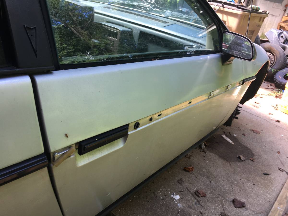 85-pontiac-fiero-1985-silver-8