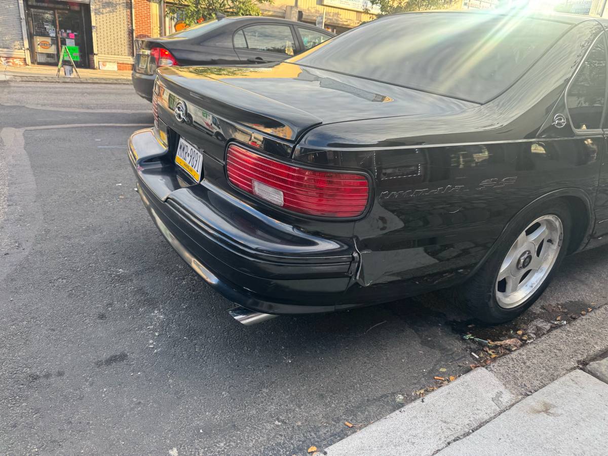 94-chevy-impala-1994-black-1