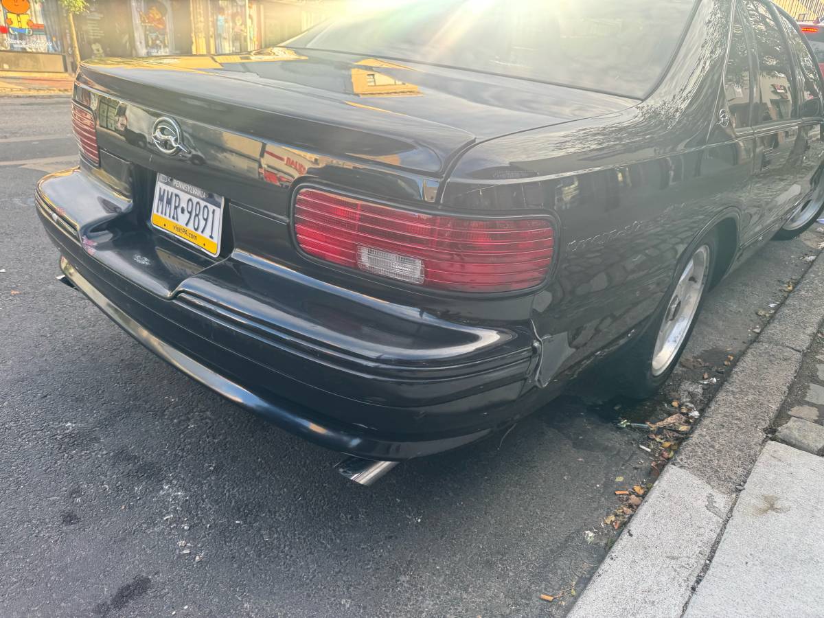 94-chevy-impala-1994-black-16