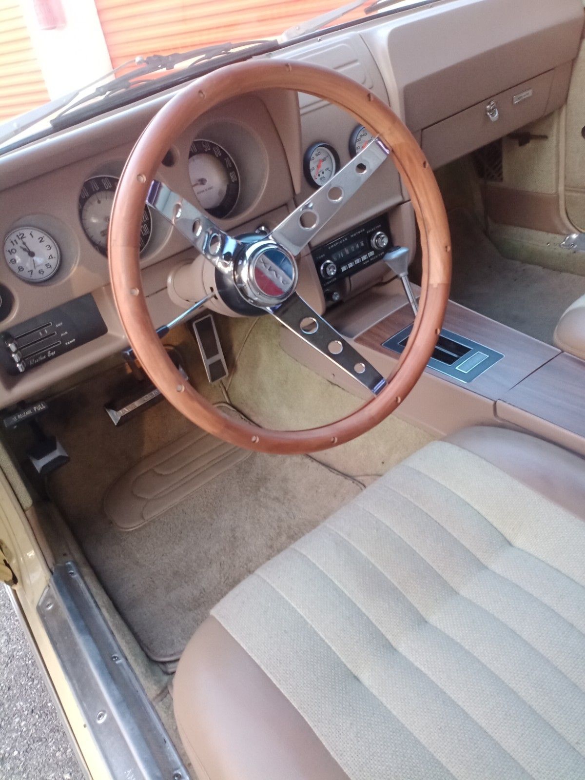 AMC-AMX-1969-Coupe-13