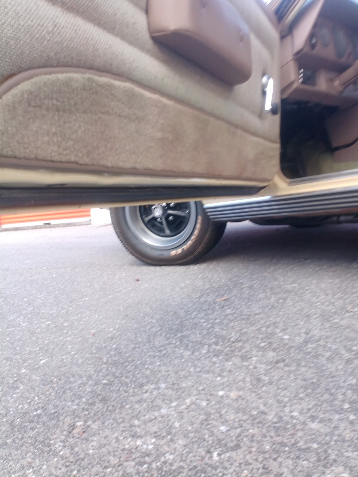 AMC-AMX-1969-Coupe-27