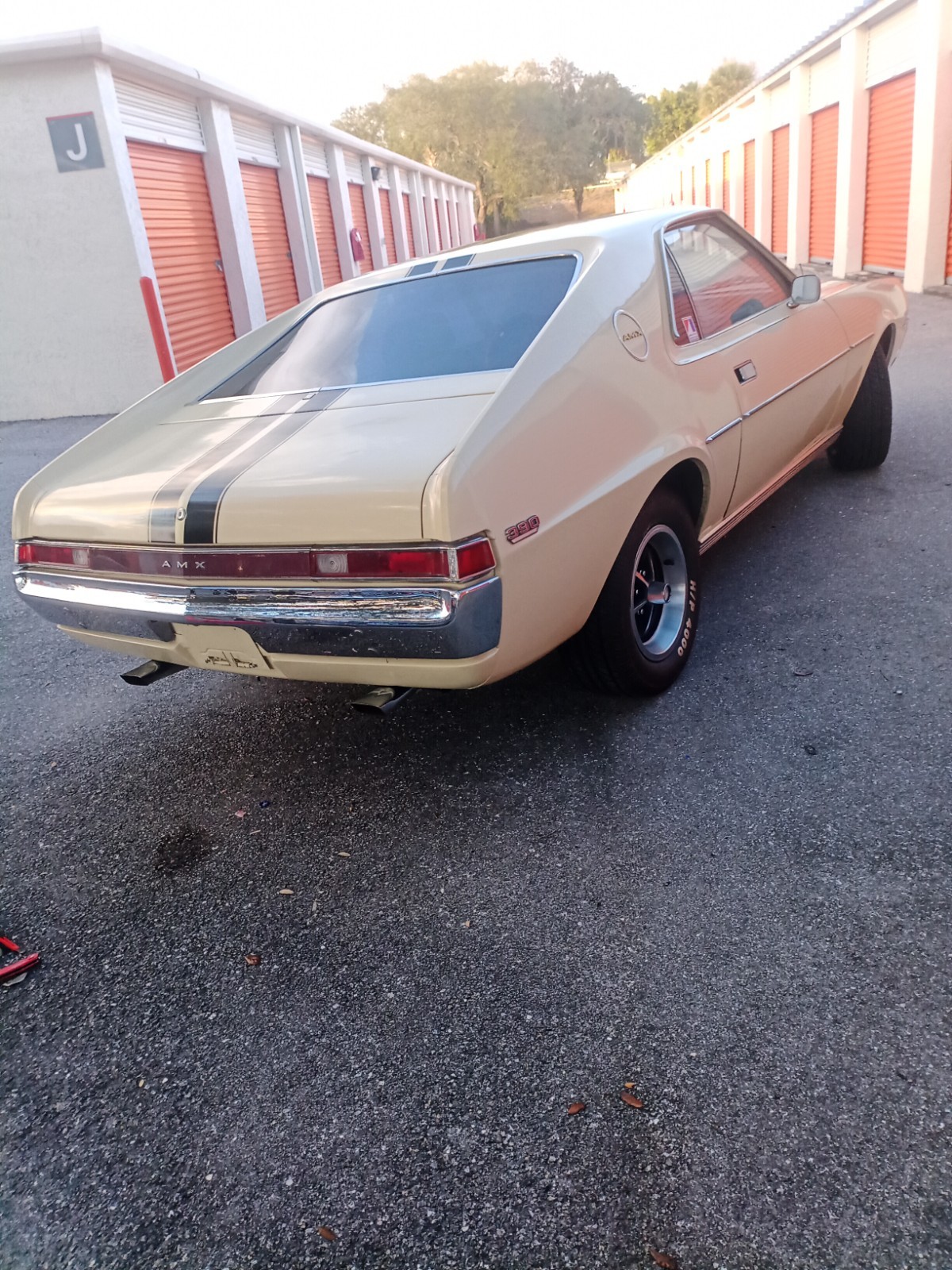 AMC-AMX-1969-Coupe-3