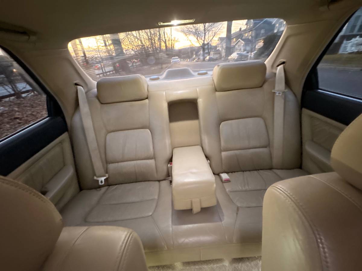 Accuracy-legend-l-1993-10