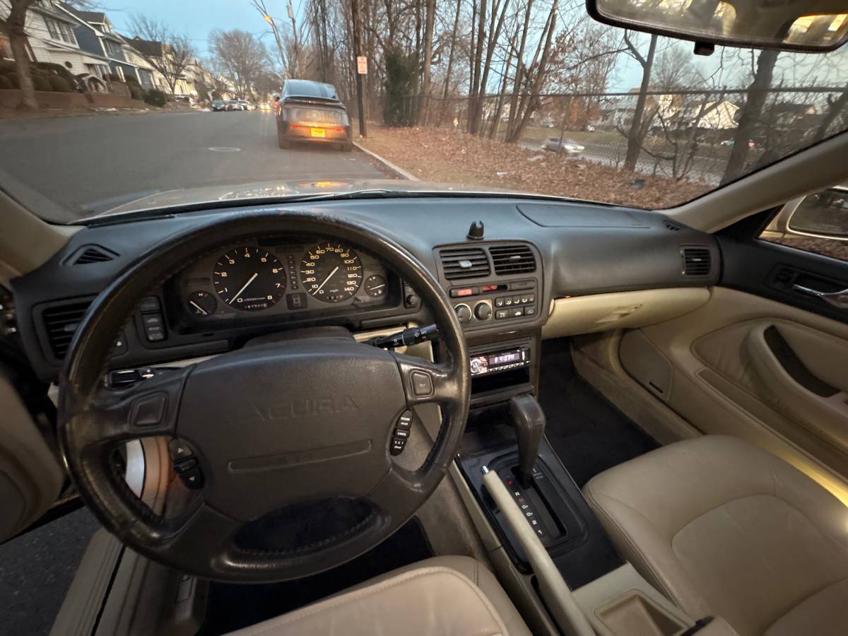 Accuracy-legend-l-1993-11