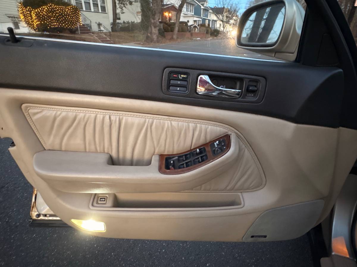 Accuracy-legend-l-1993-14